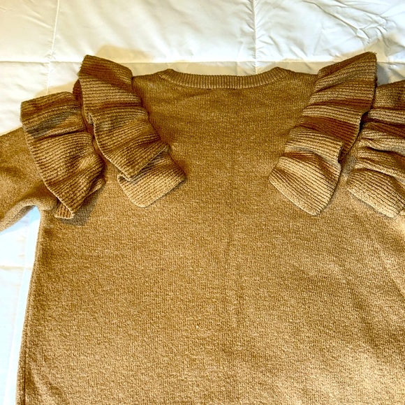 Like new 1.State sweater in a beautiful gold/tan color. Size XS - Picture 5 of 6